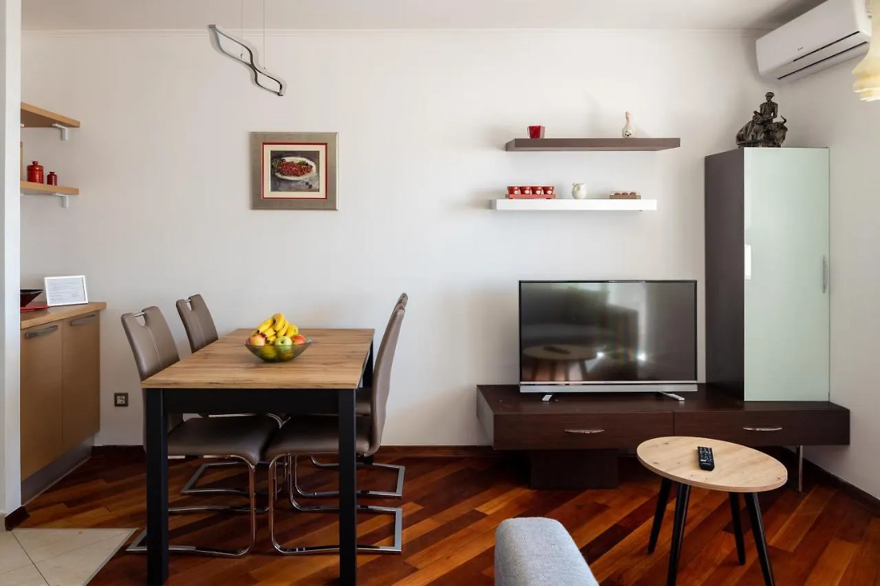 Big Modern Two - Bedroom Apartment With Sea View And Balcony - Spalato