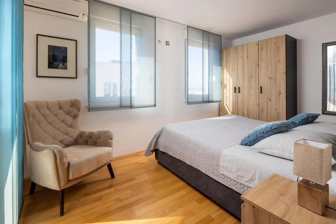 Big Modern Two - Bedroom Apartment With Sea View And Balcony - Spalato 0*, Split